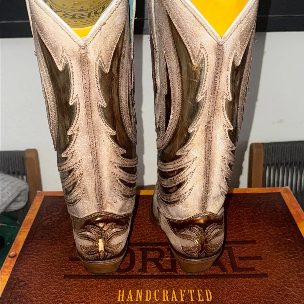 Corral Gold and Tan Western Boots - Picture 6 of 11